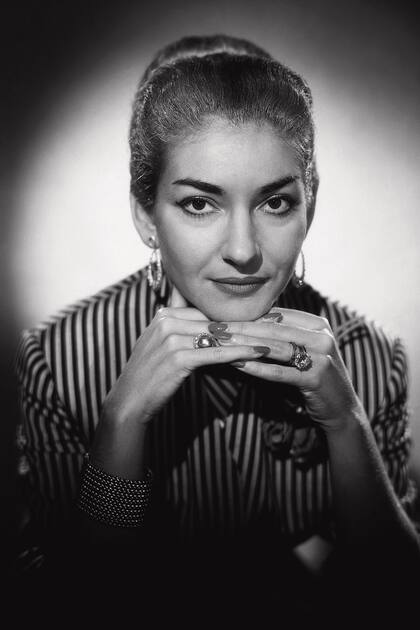 “Hay dos personas dentro de mí. Me gustaría ser Maria, pero está la Callas, por quien debo estar a la altura. Así es que lucho con ambas como buenamente puedo”.