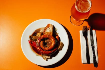 Hay dos tipos de salchichas parrilleras dentro de la oferta.