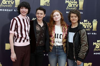 Hay equipo. Parte del elenco de Stranger Things dijo presente en la ceremonia