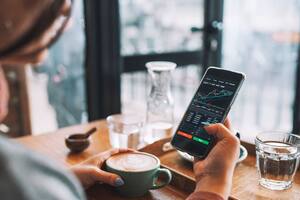 Hay estimaciones que indican que 1 de cada 6 estadounidenses ha invertido en criptomonedas.