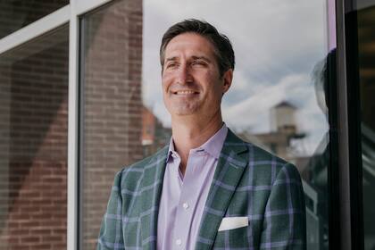 Hay grandes expectativas sobre Brian Niccol, a quien se atrajo, luego de una exitosa temporada en Chipotle, con un paquete de compensación de más de US$100 millones.