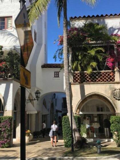 Hay mucha reserva de las autoridades y los residentes de Palm Beach para hablar con la prensa