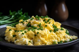 Huevos revueltos perfectos en casa: la receta fácil y cremosa para un desayuno ideal