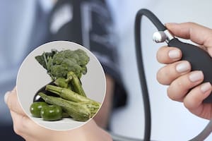 Hay muchos alimentos ricos en potasio, como el calabacín, que ayudan a reducir la presión arterial (Archivo)