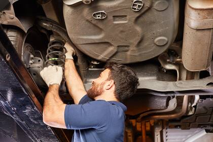 Hay que cambiar los amortiguadores por eje, nunca en forma cruzada