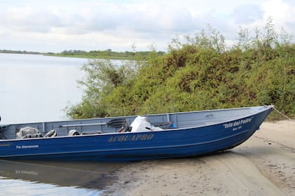 Hay que recorrer unos 14 km en lancha para llegar a la isla