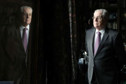 "Hay que revitalizar la idea de que la cultura tiene un valor de vigencia enorme para la sociedad, pero que ese valor no puede ser mensurable en términos económicos", dice Luis Alberto Erize