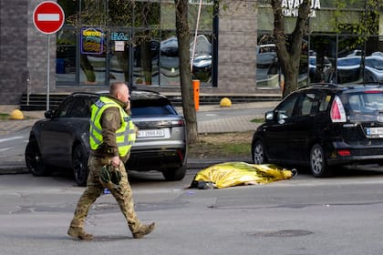 Hay seis muertos y diez heridos tras el tiroteo en Kiev
