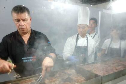 Hay un restaurante argentino en el pabellón de empresas