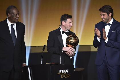 Hayatou, Messi y Kaká, en la entrega del Balón de Oro