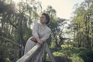 Tres familias atrapadas entre el amor y el avance de la modernidad en la Inglaterra eduardiana