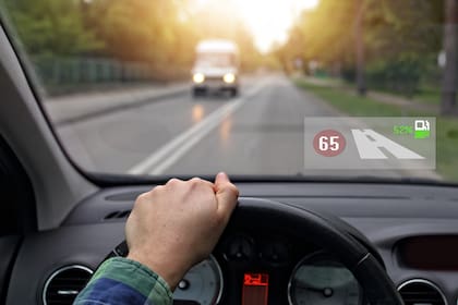 Head-Up Display (HUD) surge como alternativa