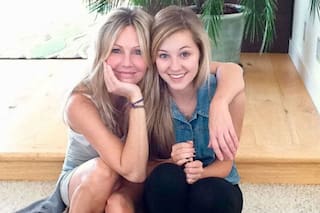 Heather Locklear se recupera en rehabilitación gracias al amor de su hija, Ava