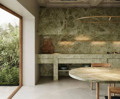 Hecha encastrando tramos rectos y curvos, noten la sutileza de las lámparas tubo que surgen del cuerpo principal de esta lámpara colgante. Las posibilidades son enormes.