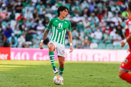 Héctor Bellerín, posible nuevo refuerzo de Barcelona, jugó cedido en Betis la última temporada