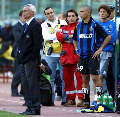 Hector Cúper con Ronaldo, en Inter