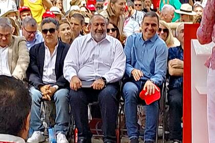 Héctor Daer con el presidente de España, Pedro Sánchez, en un acto de la Unión de Trabajadores de ese país