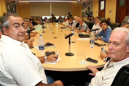 Héctor Daer y Andrés Rodríguez, el año pasado, en la CGT