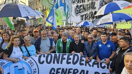 Héctor Daer y Pablo Moyano, en la columna de la CGT en la marcha universitaria