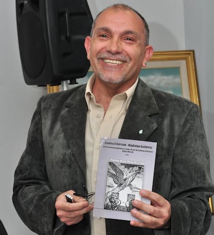 Héctor De Arriba, autor del libro sobre la vida de Camila