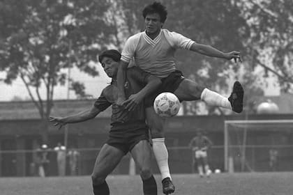 Héctor Enrique sintió que no estaba al ciento por ciento físicamente y le pidió a Carlos Bilardo que no lo convocara para el Mundial; había sido uno de los pilares en la conquista de México 86