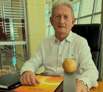 Héctor Laca: “Fui empleado de distintas empresas y, después, cuando decidí armar la mía, porque soy un emprendedor por naturaleza, dije: tiene que estar destinado al campo, porque el campo es lo que nos va a sacar adelante, que va a traer los dólares. Tan equivocado no estoy”