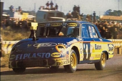 Héctor Luis "Pirín" Gradassi, logró cuatro campeonatos de TC (1972, 1974, 1975 y 1976) con los Falcon del equipo oficial dirigido por el "Polaco" José Miguel Herceg