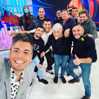 Héctor Rossi, el histórico locutor de Intrusos, anunció que ya no estará más en el programa de América TV por los cambios de horario