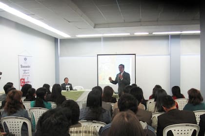 Héctor viajaba por la Argentina dando charlas, conferencias y clases.
