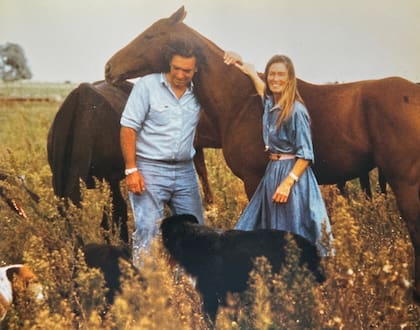 Héctor y Susan Barrantes en El Pucará, donde revolucionaron la cría de caballos de polo