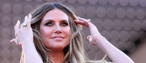 De los glamorosos looks de Heidi Klum en Cannes a su relajado topless en un balcón