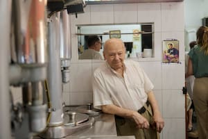 Un heladero de 95 años, más de 40 sabores y el secreto a voces de las mejores cremas heladas: “Acá la vainilla lleva chaucha”