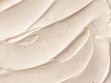 Helado de crema infusionado durante 48 horas con vainas de vainilla del género Vanilla x tahitensis.