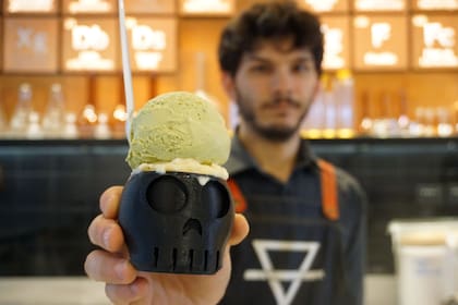 Helado de matcha en Alchemy, una heladería que nació "rara"
