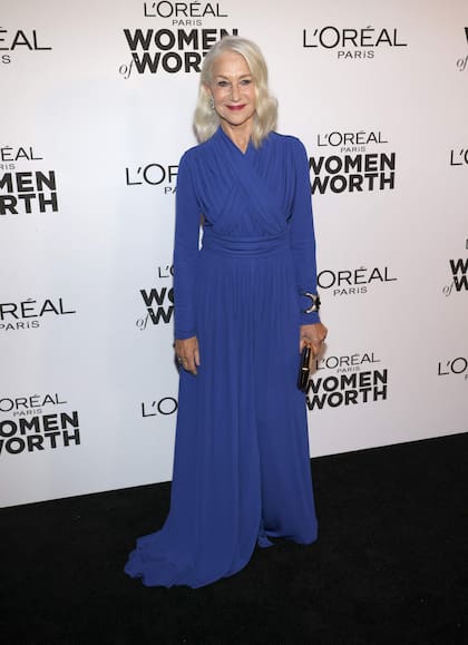 Helen Mirren posó para las cámaras en la celebración del evento Women of Worth 