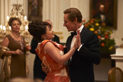 Helena Bonhan Carter y Ben Daniels como la princesa Margarita y su esposo, Tony Armstrong-Jones