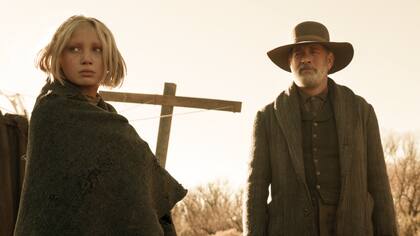 Helena Zengel, en la piel de Johanna, es uno de los hallazgos del film