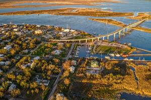 Helene se convirtió en huracán y tocaría tierra al norte de Florida, en la región de Big Bend