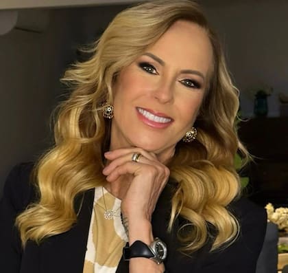 Helô Pinheiro se convirtió también en presentadora de televisión, además de consolidarse como empresaria y figura icónica de la cultura brasileña