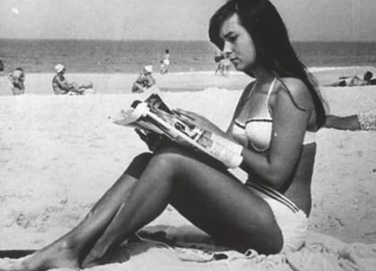 Helô Pinheiro solía caminar rumbo a la playa de Ipanema, en Río de Janeiro cuando fue vista por Tom Jobim y Vinicius de Moraes, quienes se inspiraron en ella para crear la famosa canción (Instagram)