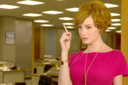 Hendricks caracterizada como Joan en la serie Mad Men