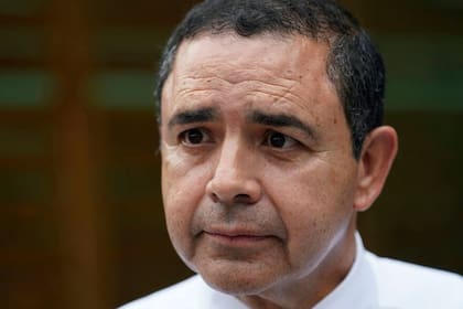Henry Cuellar fue acusado junto a su esposa Imelda de aceptar US$600 mil por parte de entidades de México y Azerbaiyán