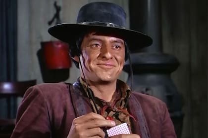 Henry Darrow, conocido por su papel de Manolito en El Gran Chaparral, murió a los 87 años.