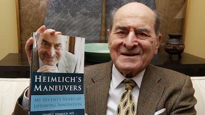 Henry Heimlich inventó la maniobra que lleva su nombre