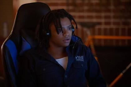 Henry Hunter Hall es Dakota, otro de los protagonistas en Vigilante