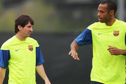 Thierry Henry y Lionel Messi, juntos en Barcelona; el francés siempre mostró devoción por Leo