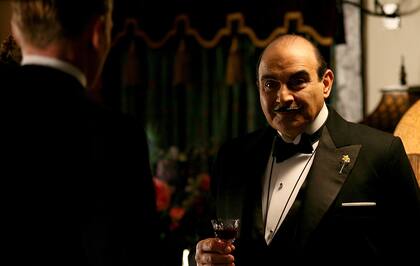 Hércules Poirot, el detective belga, interpretado por el actor David Suchet en la TV