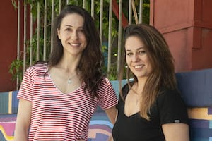 Julieta Pink y su hermana a punto de cumplir un sueño: conducir un ciclo juntas