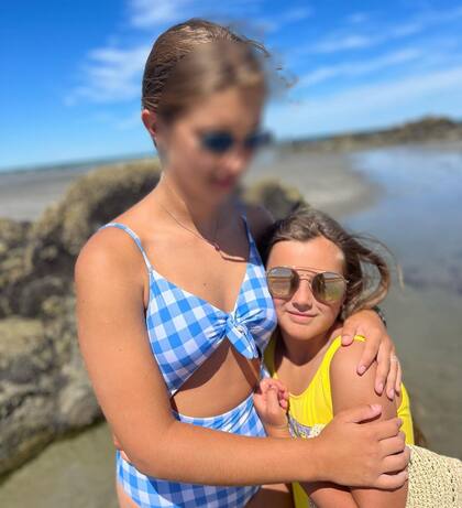 Hermanas: Indiana y Sienna Cubero