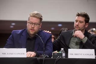 Hermanos de Renee Good, que fue asesinada por agente de inmigración, piden medidas en el Congreso